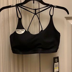 NWT WOMENS UNDER ARMOR SPORTS BRA